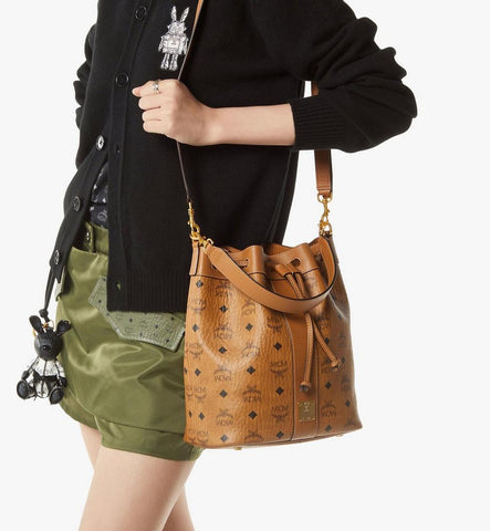 MWDGSDU03CO001-Dessau Drawstring Bag in Visetos|COGNAC